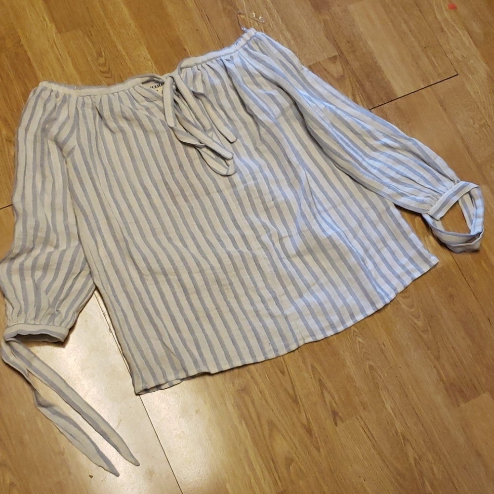 NWT Listicle blue/cream stripe OTS top sz S